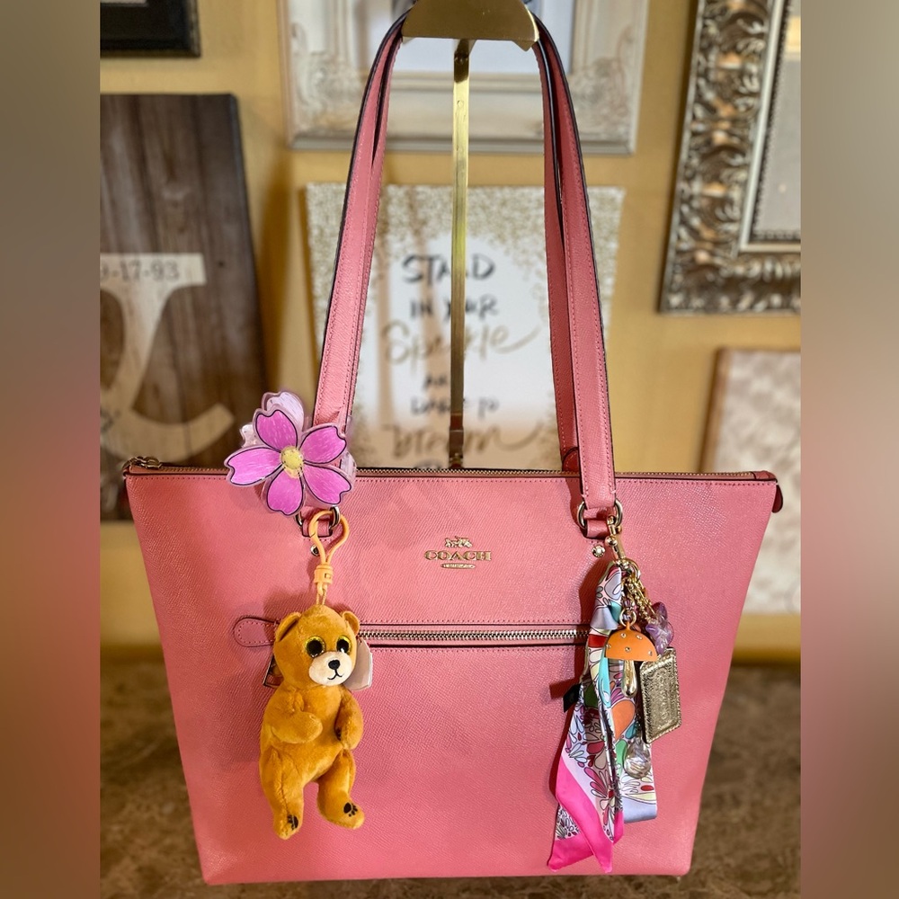 COACH Gallery Taffy Pink Crossgrain Leather Tote Bag W/UPCYCLED Bag Charm & Bear